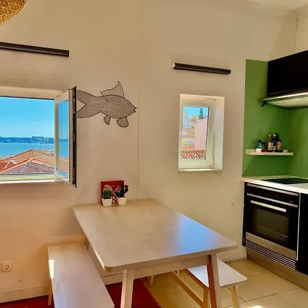 Lisboalfama 3. Amazing River View! Appartement