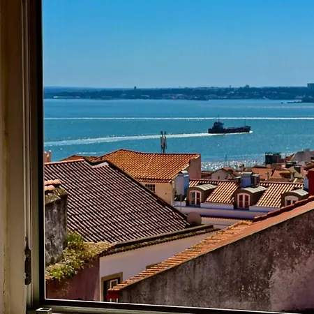 Lisboalfama 3. Amazing River View! Appartement *