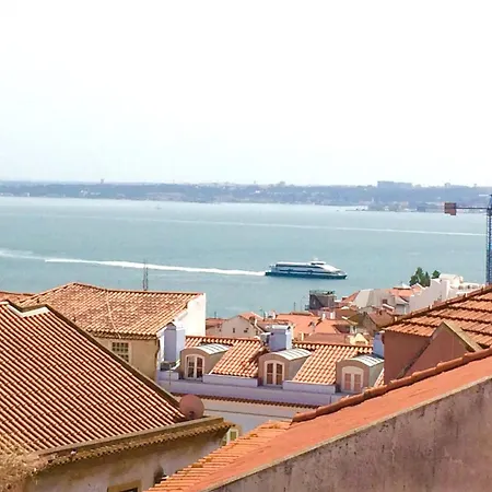 Alfama View דירה